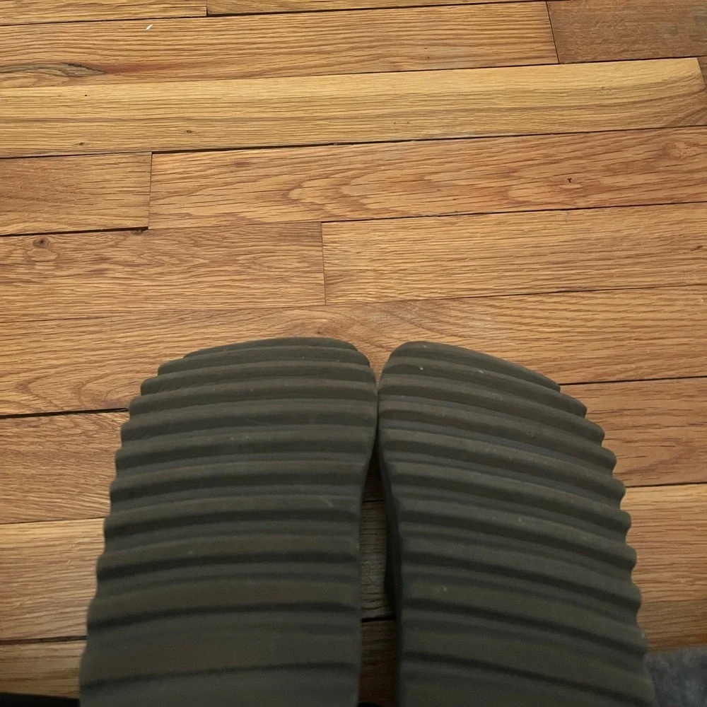 adidas size yeezy